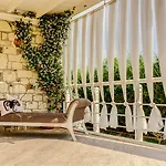 Ev Bharat Butique Hotel, 2* Alaçatı