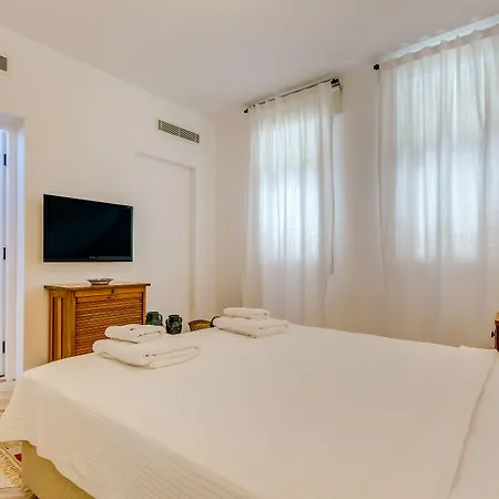מלון Ev Bharat Butique Hotel, 2*