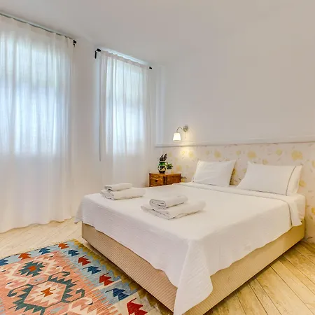 Ev Bharat Butique Hotel,