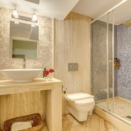 Ev Bharat Butique Hotel, Szálloda